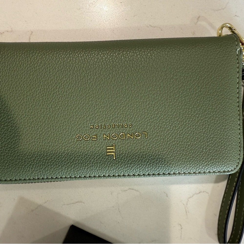 London Fog Green Leather Women's Bag